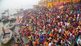 Devotees take holy dip on ‘Kartik Purnima’ in Prayagraj, Varanasi, Haridwar, Patna