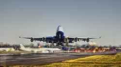 बैंकॉक जाने वाली फ्लाइट में लड़ने लगे पति-पत्नी, परेशान होकर पायलट ने उन्हें दिल्ली में ही उतार दिया, जानिए मामला