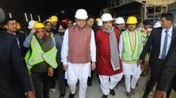 Uttarkashi Tunnel News: हरकत में आई मोदी सरकार! गडकरी खुद घटना स्थल पर पहुंचे, जीवन बचाने के लिए बनाए कई प्लान