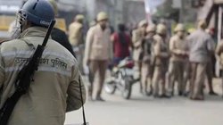 मेरठ में पुलिस चौकी में मारपीट, बीच-बचाव कराने आए शख्स की मौत
