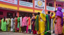 नक्सल कमांडर बनकर किया था चुनाव का बहिष्कार, 13 साल बाद इस महिला ने पहली बार किया वोट