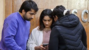 Vinesh Phogat returned Khel Ratna and Arjun Award, Wrestlers, Bajrang Punia, Sakshi Malik, Brij Bhushan Singh, Brij Bhushan Sharan Singh