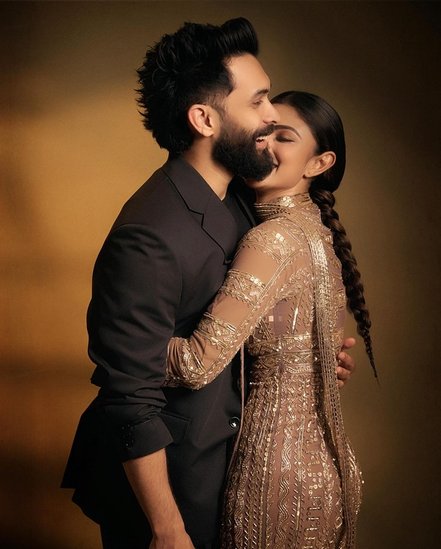 mouni roy latest news