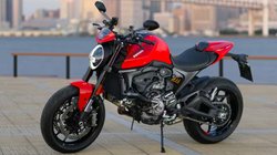 Ducati Year End Discount: डुकाटी ने खोला डिस्काउंट का खजाना, मोटरसाइकिल रेंज पर दे रही है 3 लाख तक की भारी छूट