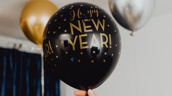 Happy New Year 2024 Wishes Quotes, Images: परिवार और दोस्तों का जीतना है दिल तो यूं दें नए साल की शुभकामनाएं