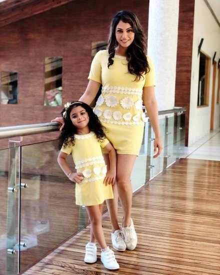 Isha koppikar daughter