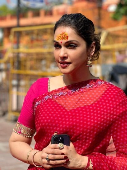 Isha Koppikar Marriage
