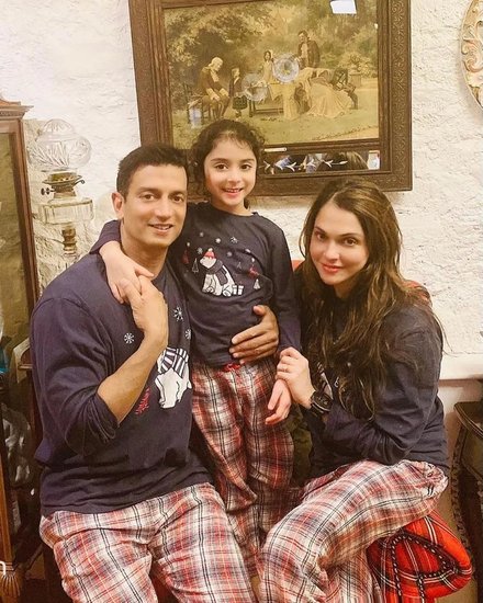  isha koppikar divorce