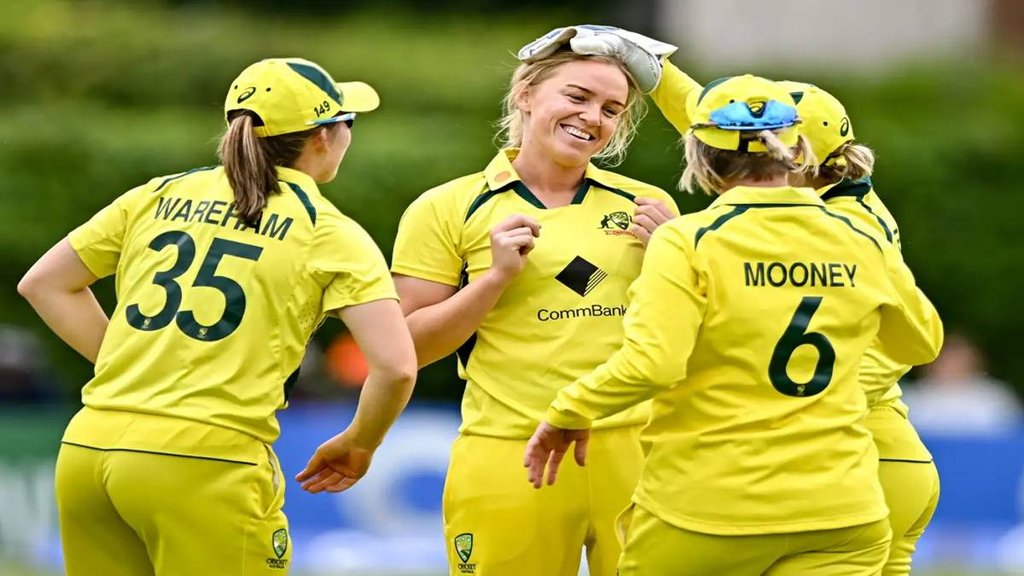 WPL 2024 Auction | WPL 2024 | Chamari Atapattu | Kim Garth | Aakash Chopra |