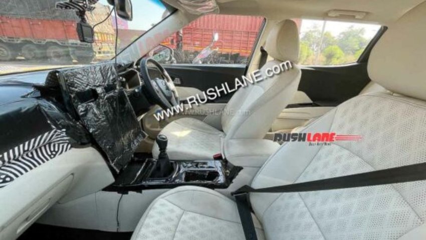 Mahindra XUV300 Facelift (फोटो- RUSHLANE)