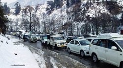 Jansatta Editorial: नये साल का जश्‍न मनाने के लिए मनाली पहुंचे सैलानियों से आसपास के कई इलाकों में लगा जाम