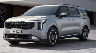 New gen Kia Carnival spied । New gen Kia Carnival spotted । New gen Kia Carnival launch timeline । New gen Kia Carnival new updates