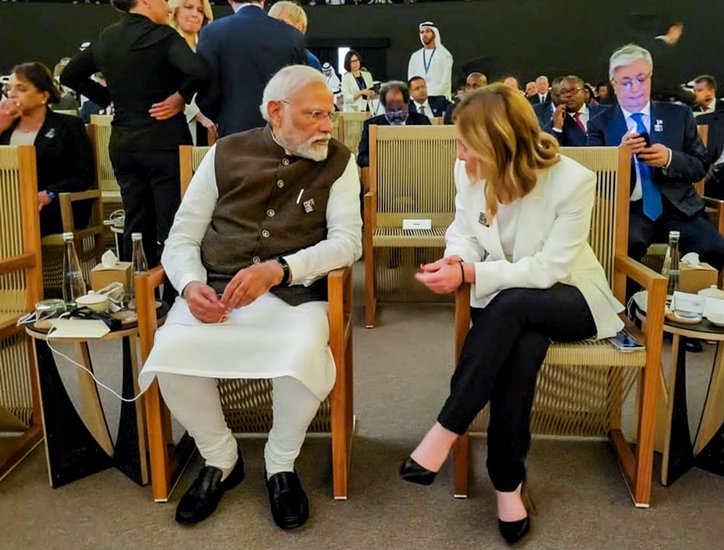 Italian PM giorgia meloni shared selfie with pm Modi