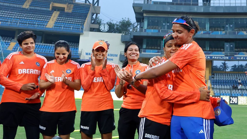 Shreyanka Patil । Saika Ishaque debut । INDW vs ENGW