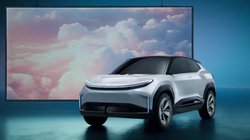 Maruti Suzuki EVX पर आधारित Toyota Urban SUV Concept ने किया ग्लोबल डेब्यू,जानें डिजाइन से लेकर डायमेंशन तक पूरी डिटेल