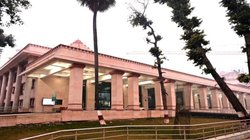 Ayodhya: रामलला की प्राण प्रतिष्ठा से पहले अयोध्या रेलवे स्टेशन का किया जा रहा सौंदर्यीकरण, भगवान राम से लेकर पौराणिक कथाओं का दिया जा रहा टच