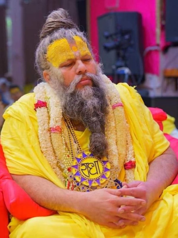 Vrindavan Premanand Ji Maharaj and his disciple saints education