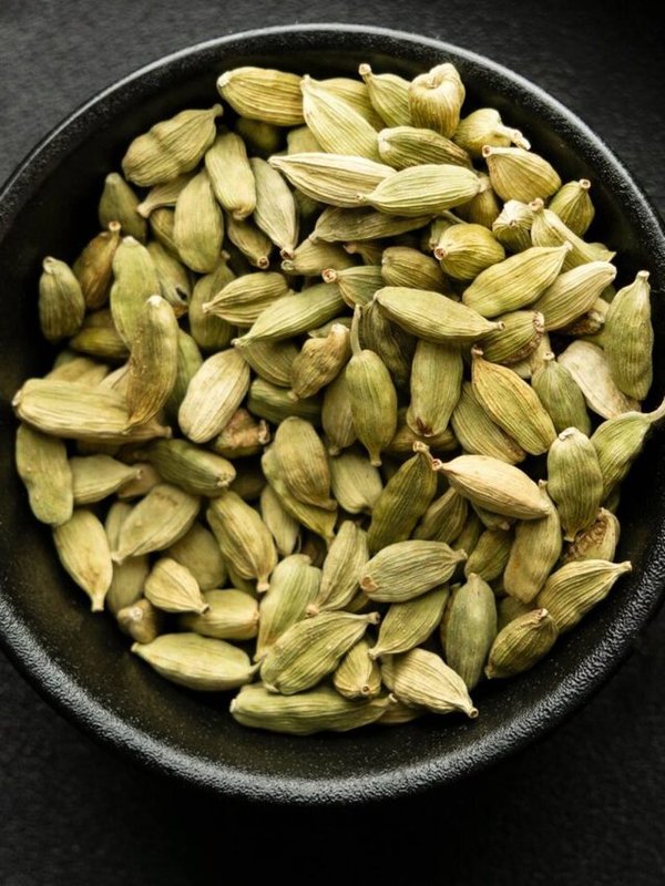 cropped-CARDAMOM-ELAICHI-BENEFITS-FOR-GOOD-HEALTH.jpg