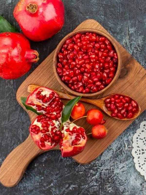 HEALTHY FRUIT POMEGRANATE