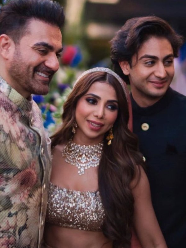 Shura Khan Net Worth (4)