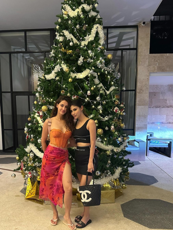Mouni Roy was seen having fun with Disha Patani, wished fans on Christmas and New Year