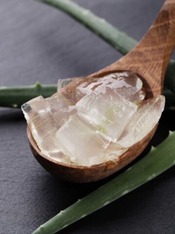 1 महीने तक रोज चेहरे पर लगाएं एलोवेरा जेल, फायदे कर देंगे हैरान