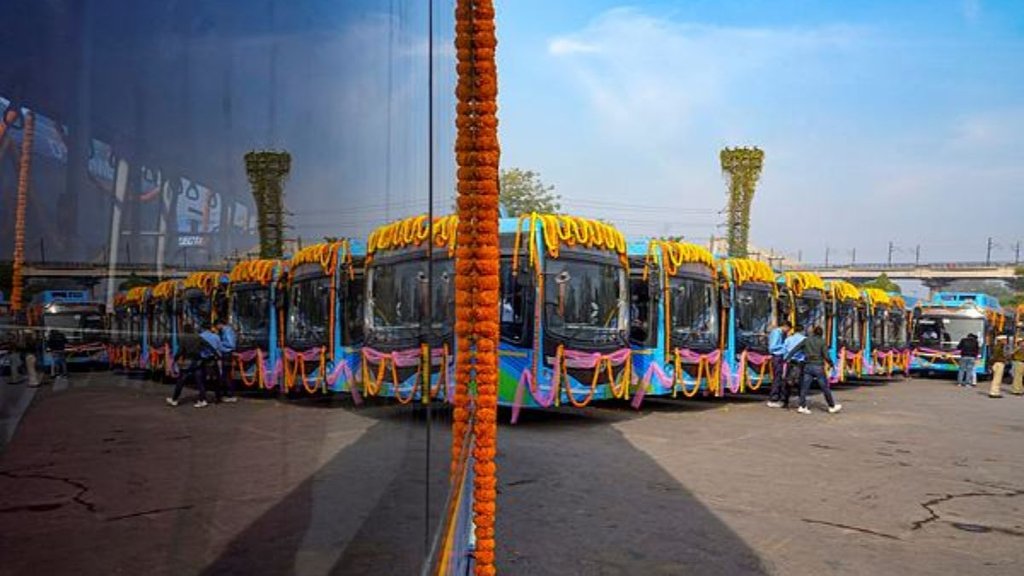 electric bus| arvind kejriwal| AAP