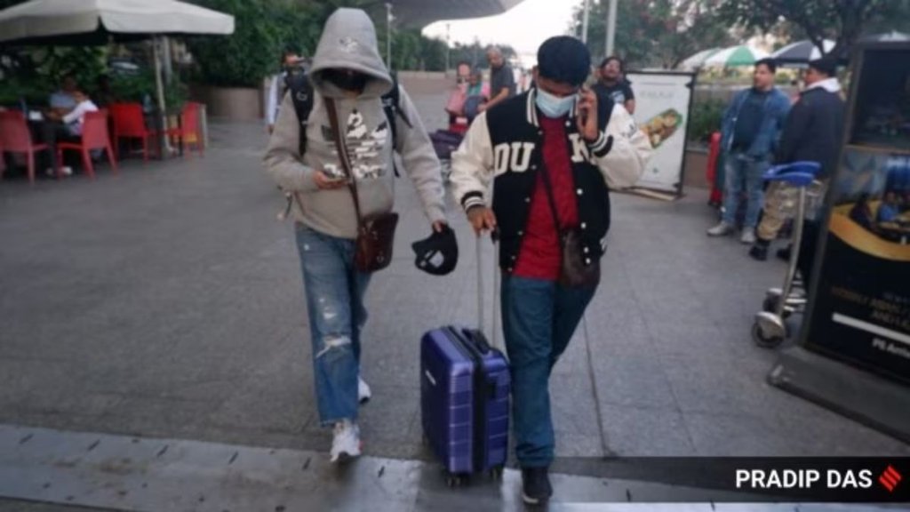 france flight| france flight detained| gujarat