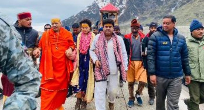 Kangana Ranaut visits Kedarnath and Haridwar