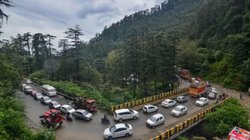 New Year Plan: जश्न ने लगाया ट्रैफिक जाम! क्रिसमस और न्यू ईयर पर बड़ी तादाद में शिमला-मनाली पहुंच रहे लोग, पहाड़ की भी फूली सांसें