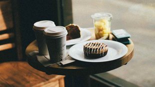 sharing food pictures on social media