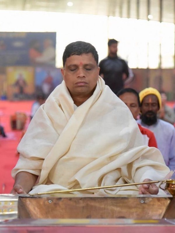 Acharya Balakrishna success story hindi