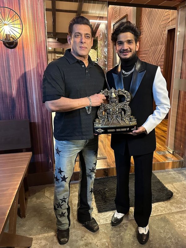 Bigg Boss 17 winner Munawar Faruqui । Munawar Faruqui Car Collection । Munawar Faruqui Favorite Car । Munawar Faruqui Luxury Car ।