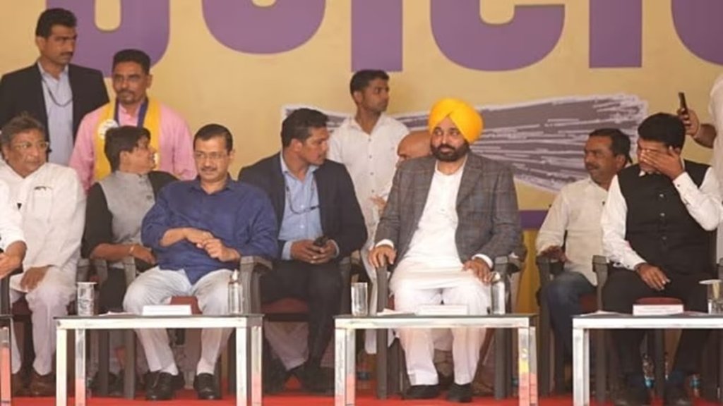 CM Kejriwal and Man in Vasava support