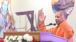 सीएम योगी ने इस मामले में देश के कई नेताओं को पीछे छोड़ा, बढ़ रही है लोकप्रियता