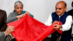 Budget 2024: हलवा सेरेमनी आयोजन के साथ अंतिम चरण में बजट प्रक्रिया, 1 फरवरी को पेश करेंगी वित्त मंत्री निर्मल सीतारमण
