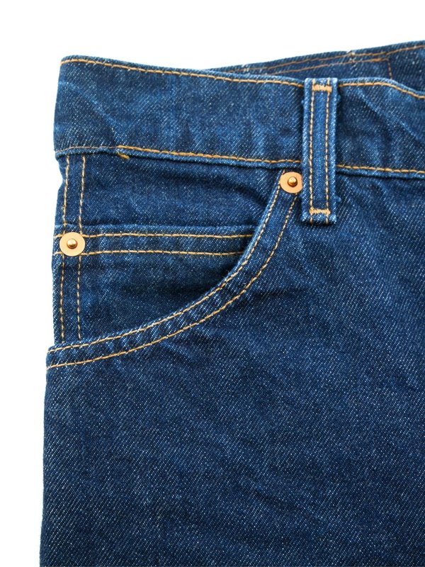 Jeans small buttons Facts