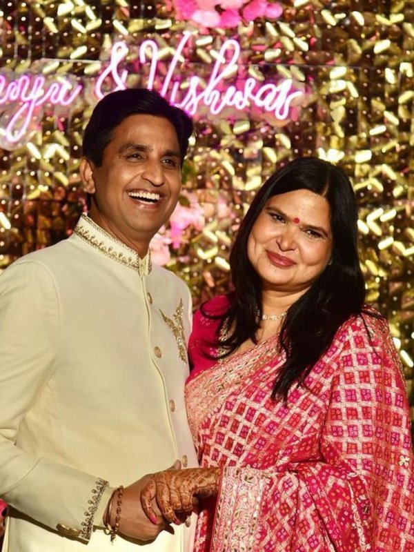 Kumar Vishwas Marriage Against Family