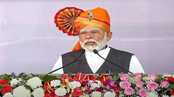 सोलापुर में पीएम नरेंद्र मोदी क्यों हो गए भावुक? गरीबों को दे रहे थे चाबी, बताया बचपन में कैसा महसूस करते थे