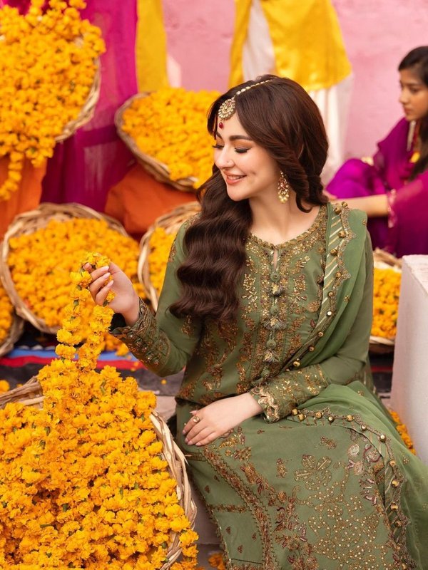 Hania Aamir