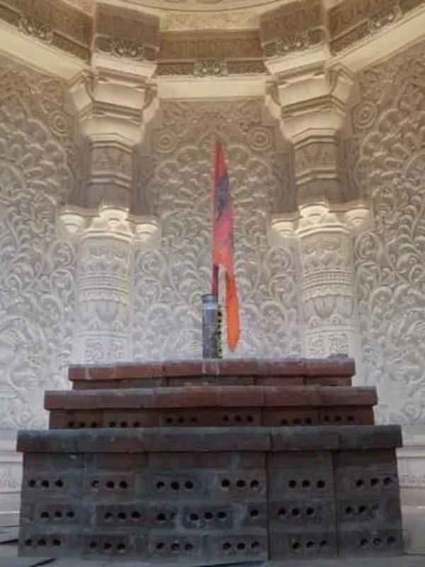 Mohammad Ramzan made Shri ram throne