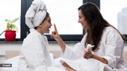 क्या मां-बाप से बच्चों को एक्ने हो सकते हैं? किन लोगों को है अधिक खतरा, यहां जानें मुहांसों से छुटकारा पाने के कुछ उपाय