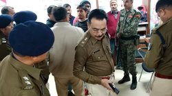 बंदूक लेकर आधा दर्जन बदमाशों ने बैंक में दिनदहाड़े बोला धावा, 90 लाख लूटे, 20 मिनट तक फैलाई दहशत, तड़तड़ हुई फायरिंग…