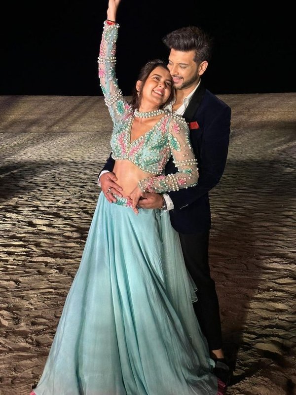 Tejasswi Prakash and Karan Kundrra were seen getting romantic, shared photos