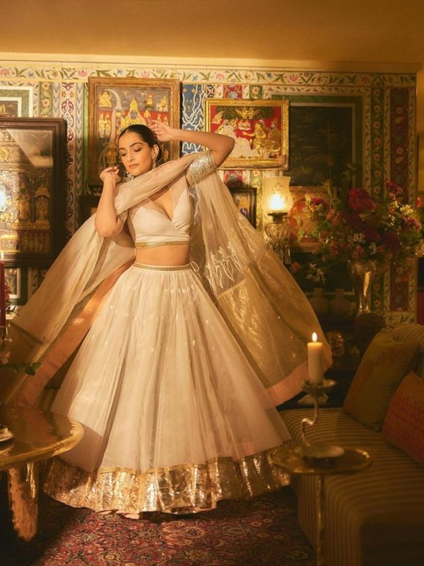 Sonam Kapoor Pictures