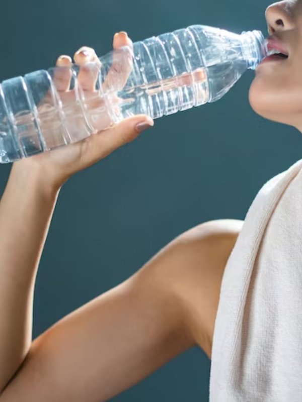 is it safe to reuse plastic bottles, can I reuse plastic bottles, how to avoid drinking water from plastic bottles, which bottles are safe for drinking water,