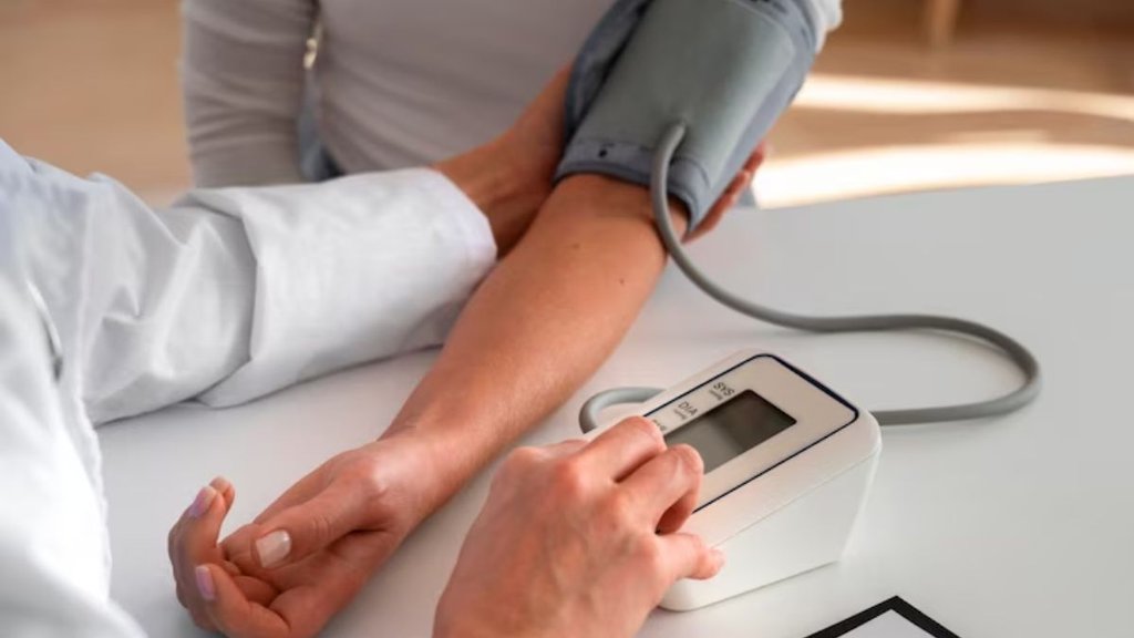 High Blood pressure diet, High blood pressure causes, High blood pressure diet,avoid alcohal, avoid sugar drinks, avoid process foods,