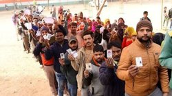 National Voters Day 2024 Quotes, Wishes: राष्ट्रीय मतदाता दिवस पर दोस्तों, रिश्तेदारों को भेजें के ये खास मैसेज, वोट देने के लिए करें जागरुक