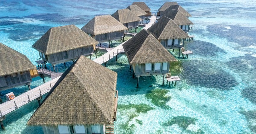 What is the history of religion in Maldives