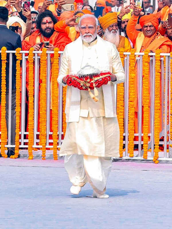 pm modi in ayodhya